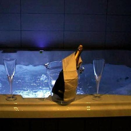 Suite Spa Privatif 66 Nord De Perpignan ピア エクステリア 写真